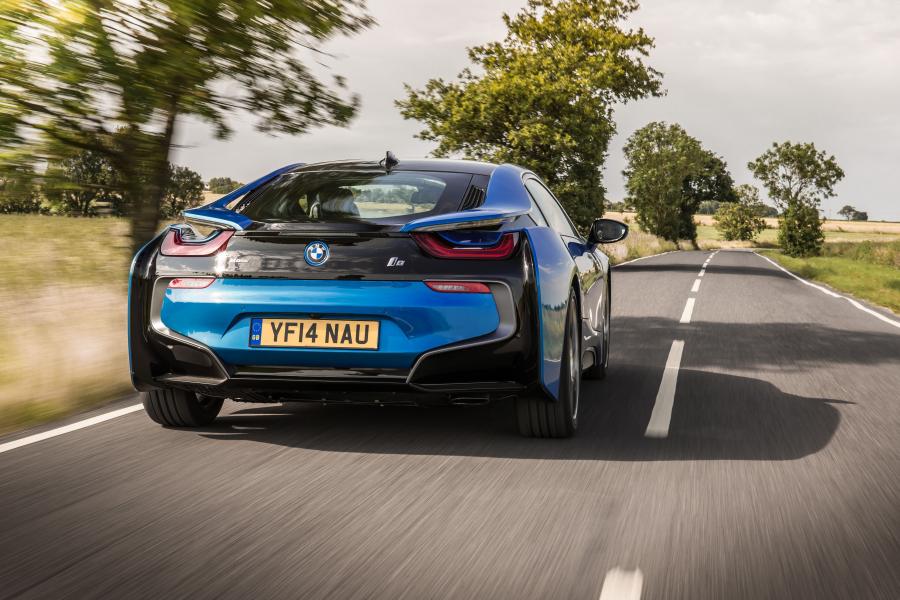  BMW i8 2014 года  (UK) (фото 38 из 69)